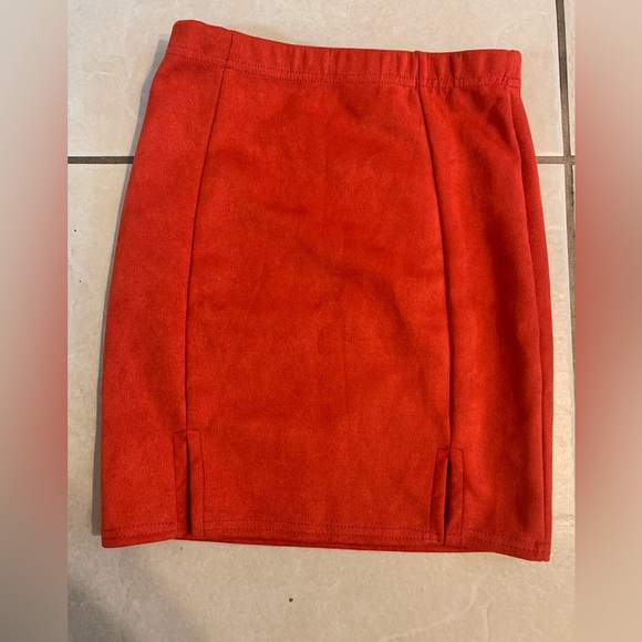 PLT Red Faux Suede Side Split Mini Skirt - Picture 3 of 5